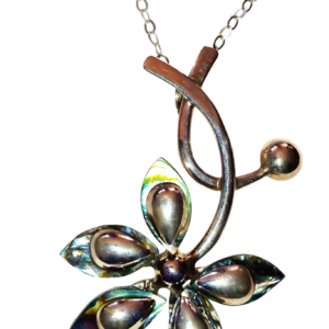 Dije colgante de Flor
