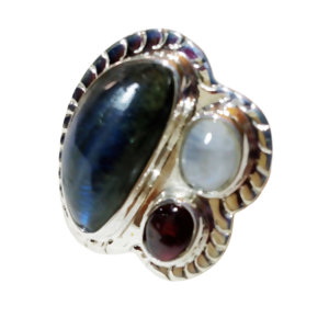 Anillo de plata con piedras preciosas